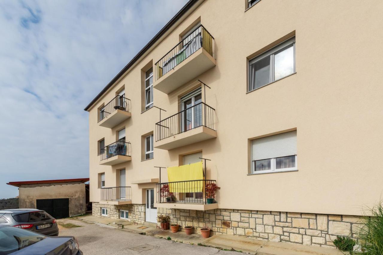 Apartment Mdm Buje Exterior photo